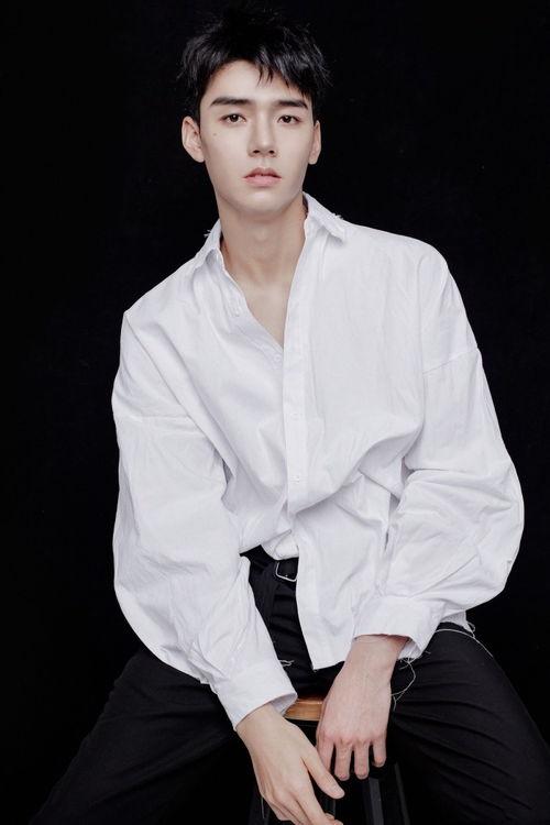 成毅肖战最新八卦爆料,揭秘近期热门八卦背后的真相  第2张